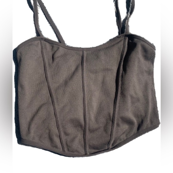 Grey ribbed garage top - Picture 2 of 2